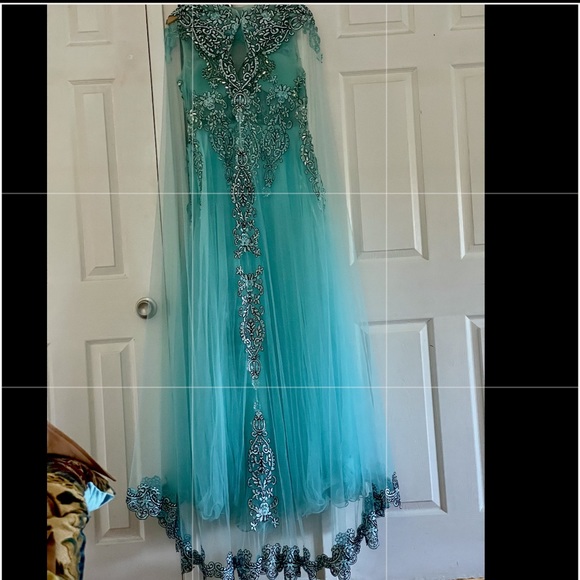 Princess Arabic maxi prom dress - Picture 3 of 16
